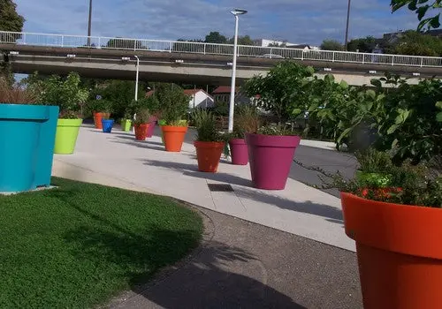 Pot décoratif rond grand volume 110 à 1 500 L, PEHD rotomoulé, 21 coloris