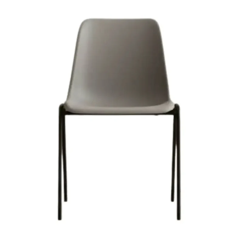 Chaise coque en plastique recyclé RSE