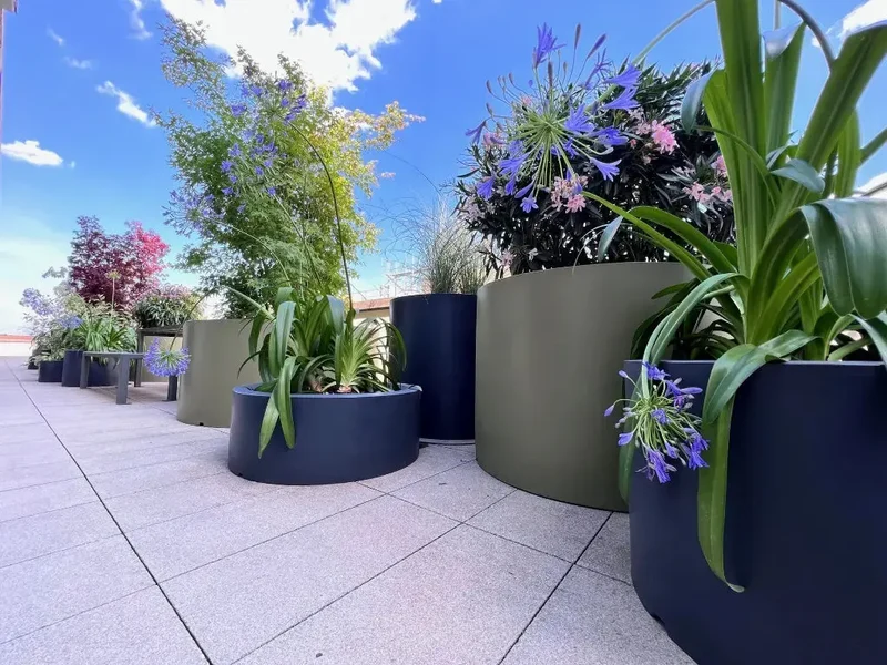 Pot décoratif Rodéo 150 à 2 400 L, PEHD rotomoulé, 21 coloris