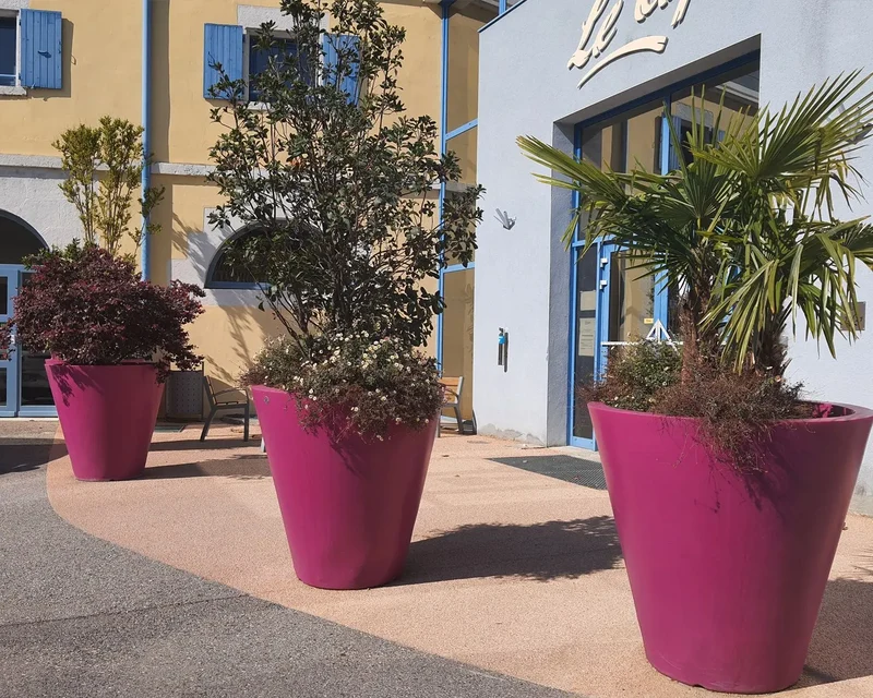 Pot Vase rond évasé sans rebord 240 à 804 L, PEHD rotomoulé, 21 coloris
