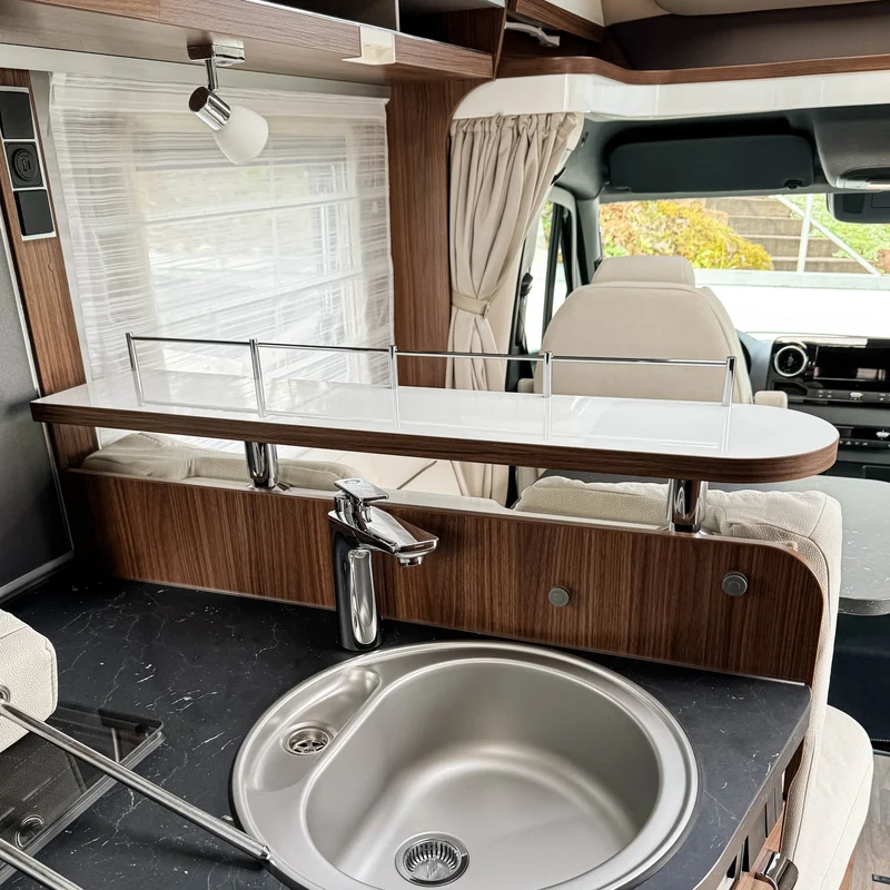 Tablette de rangement en 2 parties pour les modèles Hymer