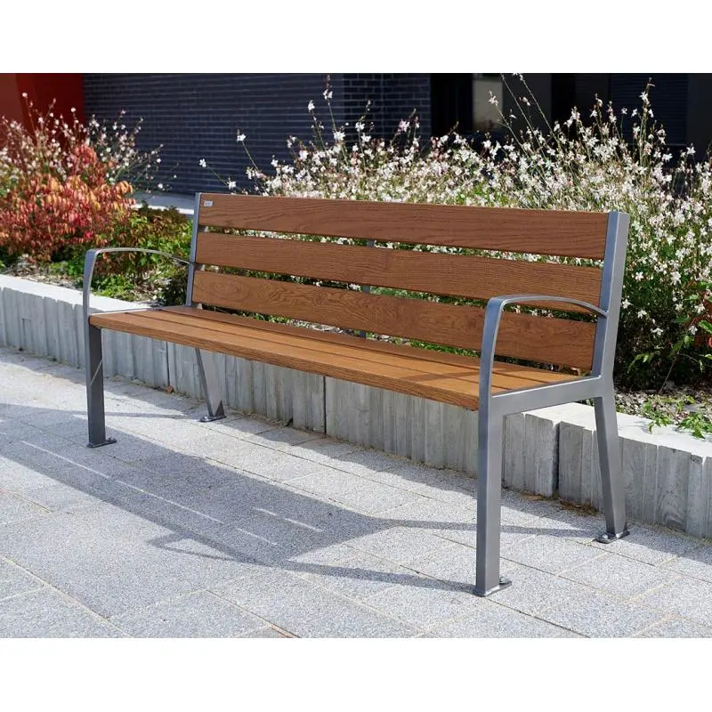 Banc bois et acier Silaos 1 200 ou 1 800 mm, 5 ou 6 lames en chêne PEFC, avec ou sans accoudoirs