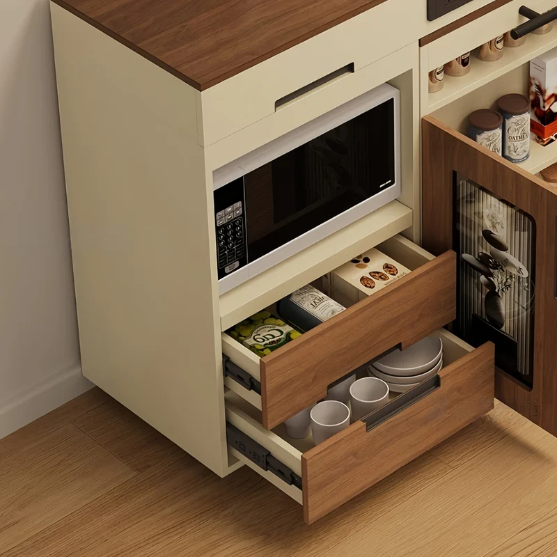 Îlot de cuisine extensible avec plan de travail coulissant et placard de rangement dissimulé