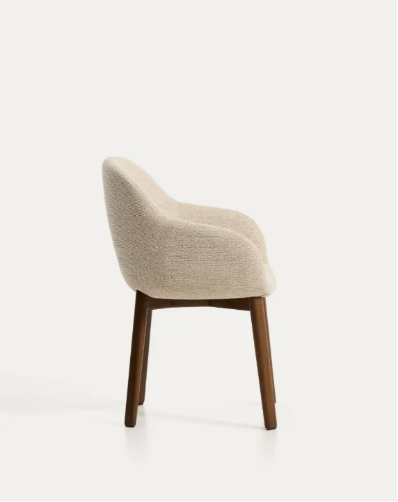 Meila chair with armrests in beige chenille with legs in walnut finish