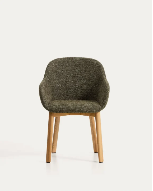 Meila chair with armrests in green chenille with legs in natural finish