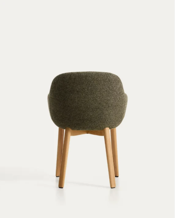 Meila chair with armrests in green chenille with legs in natural finish