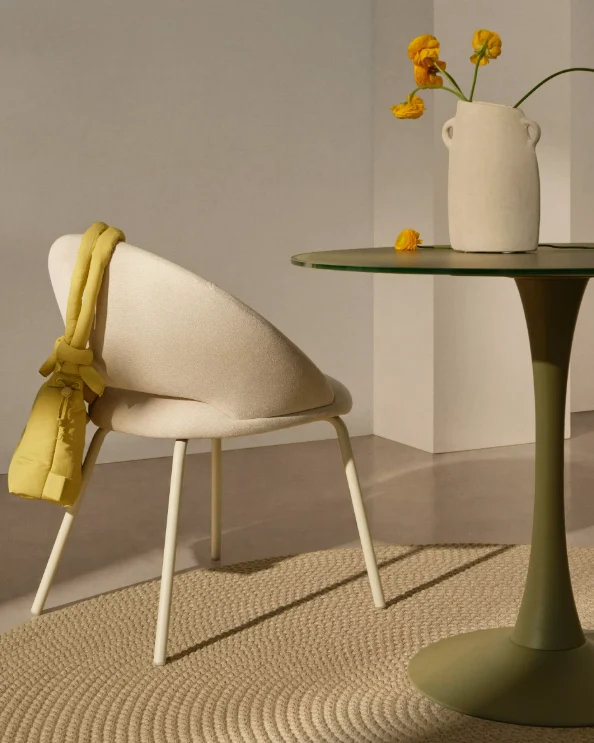 Round Vedira table in glass and green steel