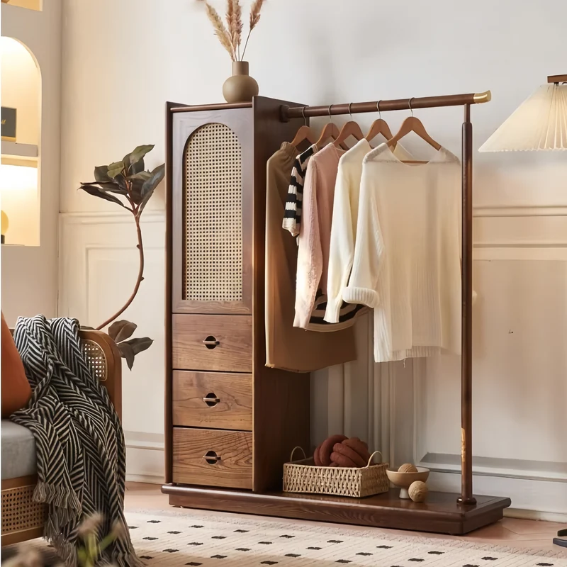 Armoire en bois de frêne massif tressé en rotin avec porte-manteau et tiroirs