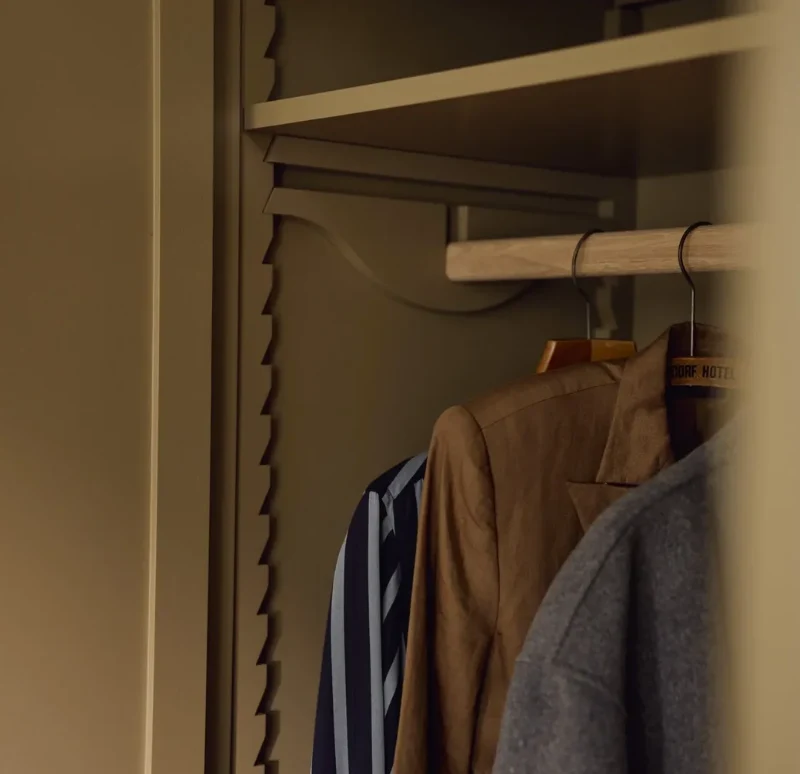 Larsson Triple Wardrobe, 170cm