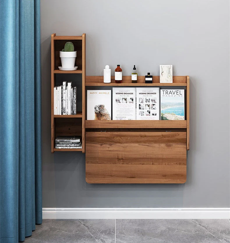 Bureau et étagère pliables fixés au mur