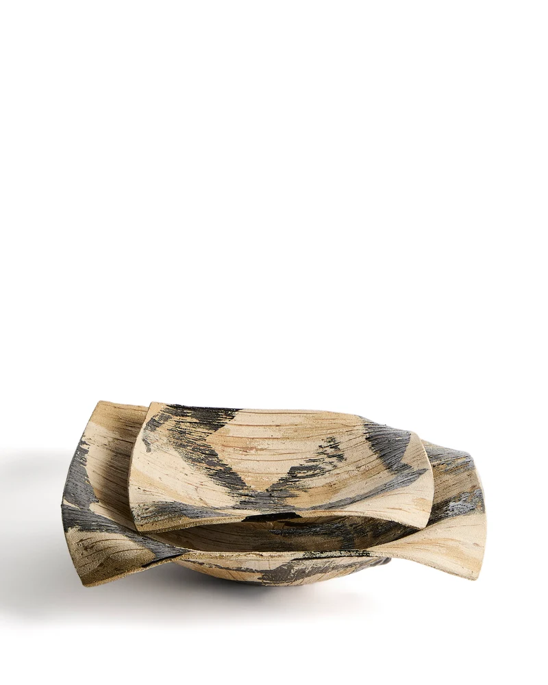 Dirva brown ceramic centrepiece 37 x 37cm