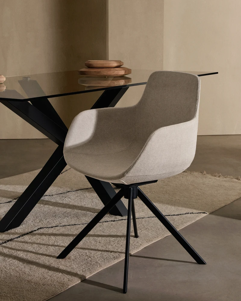 Tissiana self-centring swivel chair in beige chenille and matte black aluminium