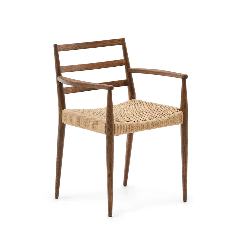 Analy chair with armrests in solid oak wood in a walnut finish and rope cord seat