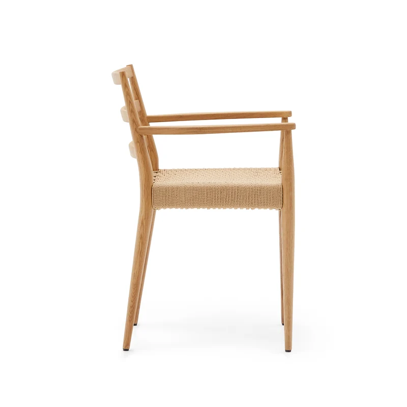 Analy chair with armrests in solid oak wood in a natural finish and rope cord seat