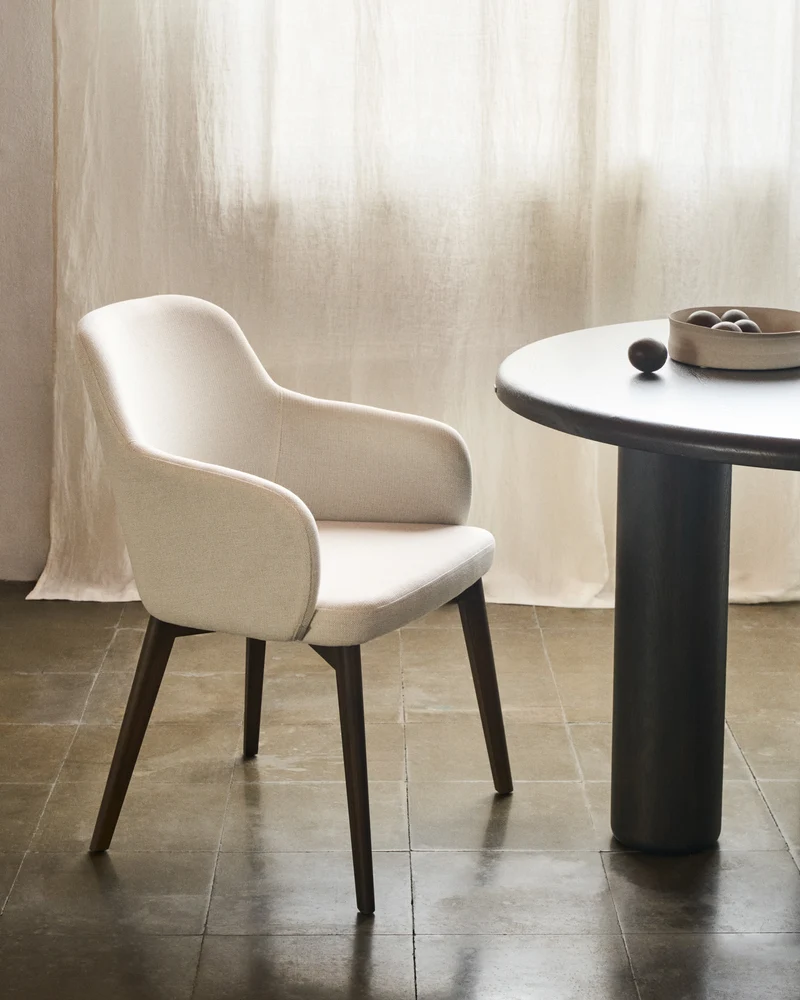 Nelida chair in beige chenille and solid beech wood in a walnut finish