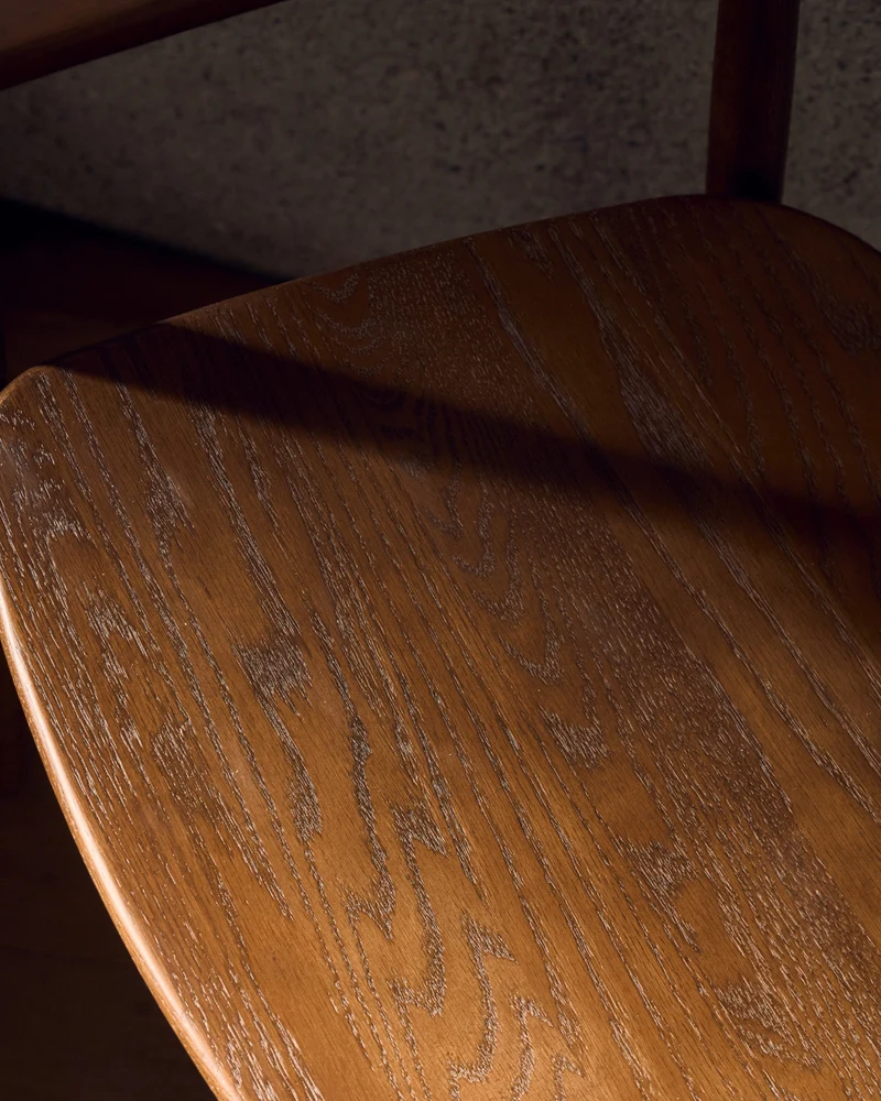 Fondes chair in solid oak wood with walnut finish FSC Mix Credit
