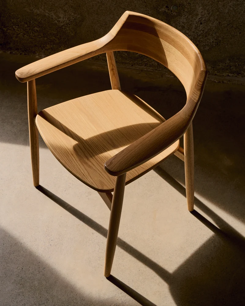 Fondes chair in solid oak wood with natural finish FSC Mix Credit