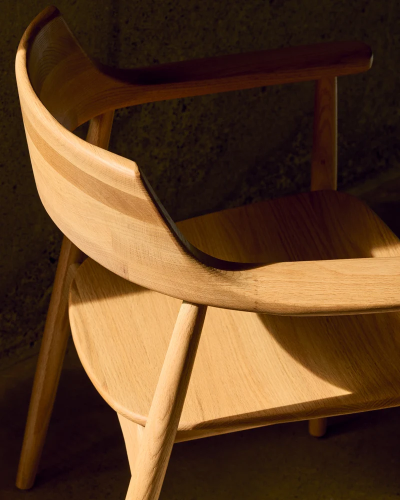 Fondes chair in solid oak wood with natural finish FSC Mix Credit