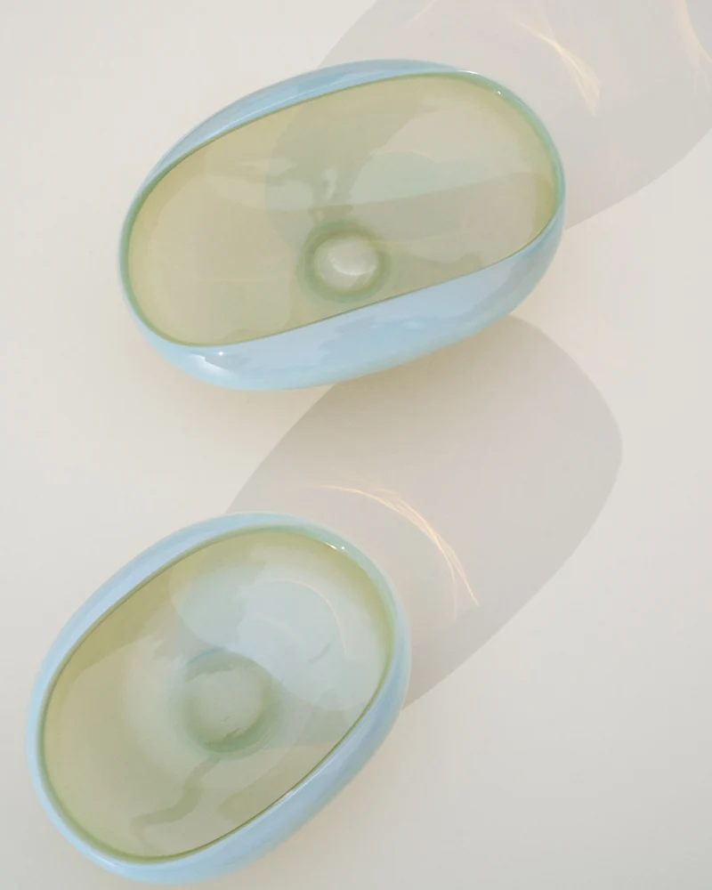 Nodila white glass centrepiece 23 x 16.5cm