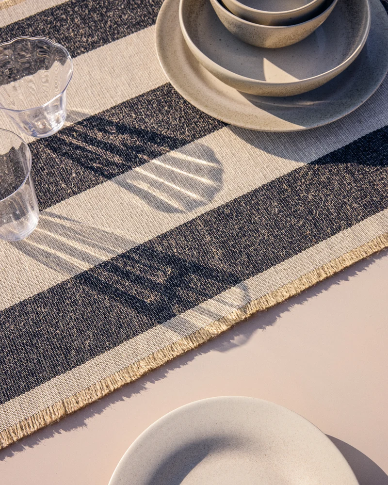 Daltan table runner 50 x 150cm