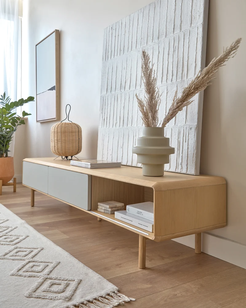 Anielle TV stand