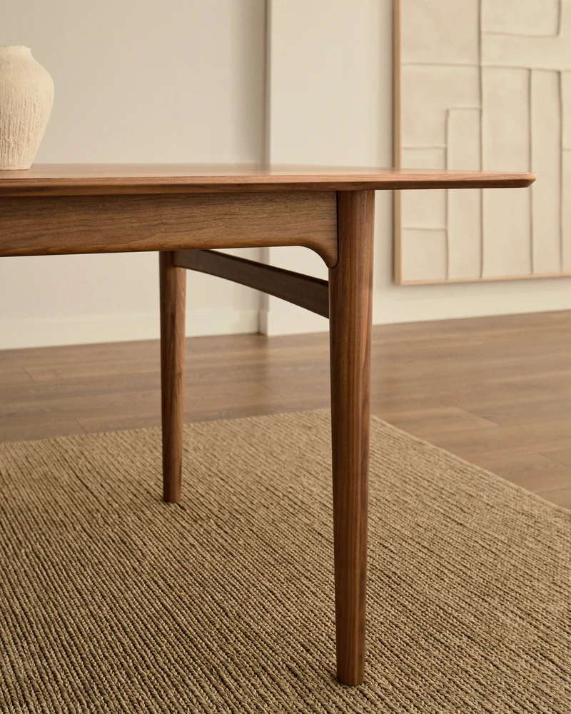 Elan Extendable Table