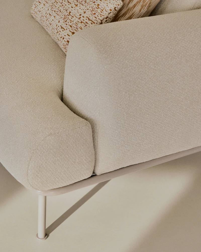 Aurum 2-seater sofa in ecru chenille with reclining headrest and matte beige metal base 214 cm FSC Mix Credit