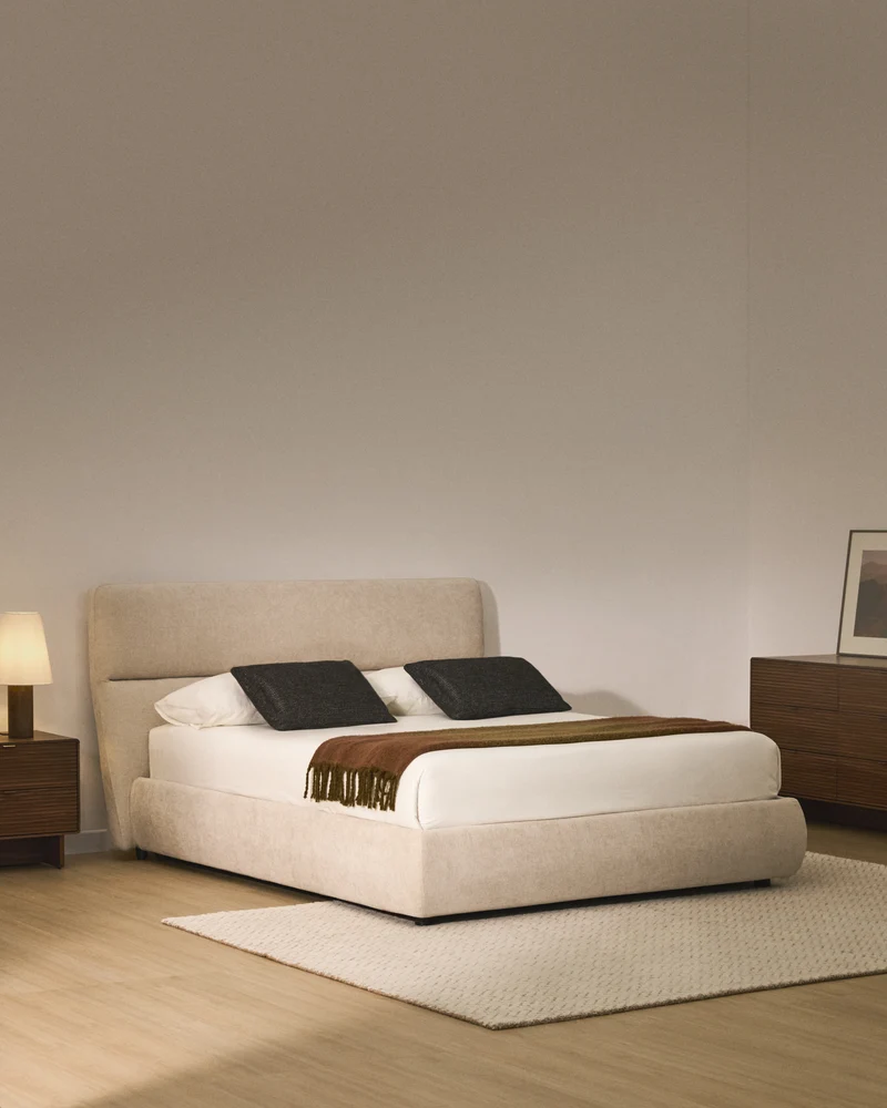 Dafra beige chenille removable-cover bed with ottoman base for 180 x 200 cm mattress