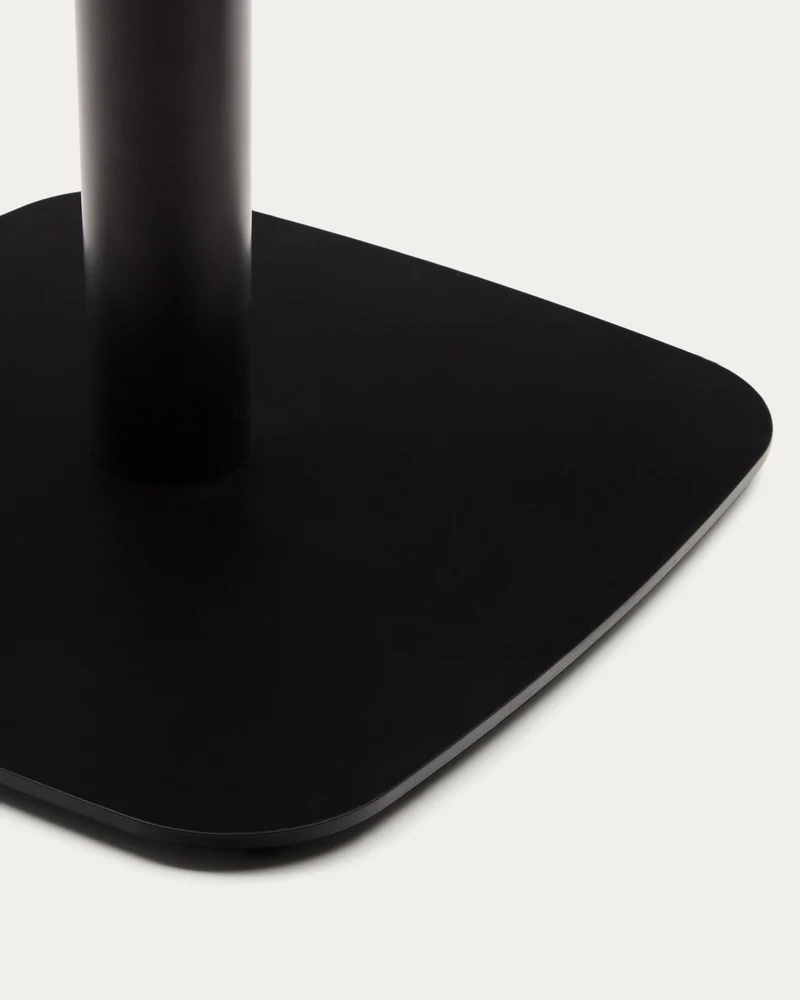 Dina dining table