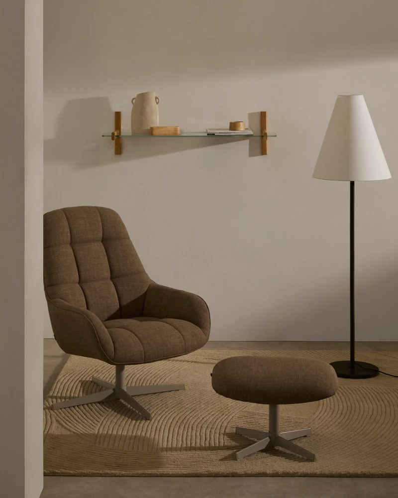 Jaspe swivel footrest in light brown and metal with a grey finish FSC™ 100%.