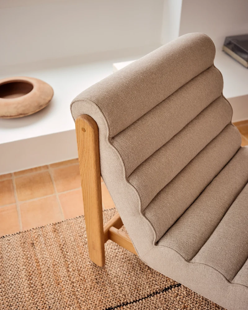 Magira beige armchair in solid oak wood with natural finish