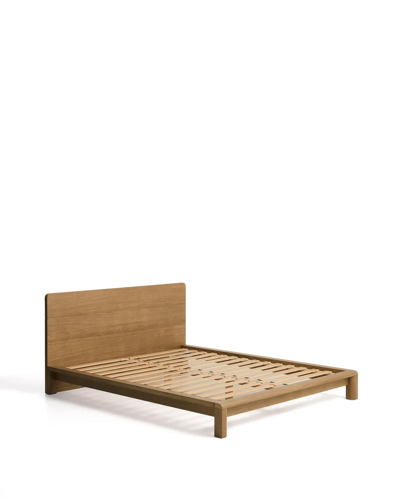 Arelida bed made of oak veneer and solid oak wood with light brown finish for 160 x 200 cm mattress FSC Mix Credit