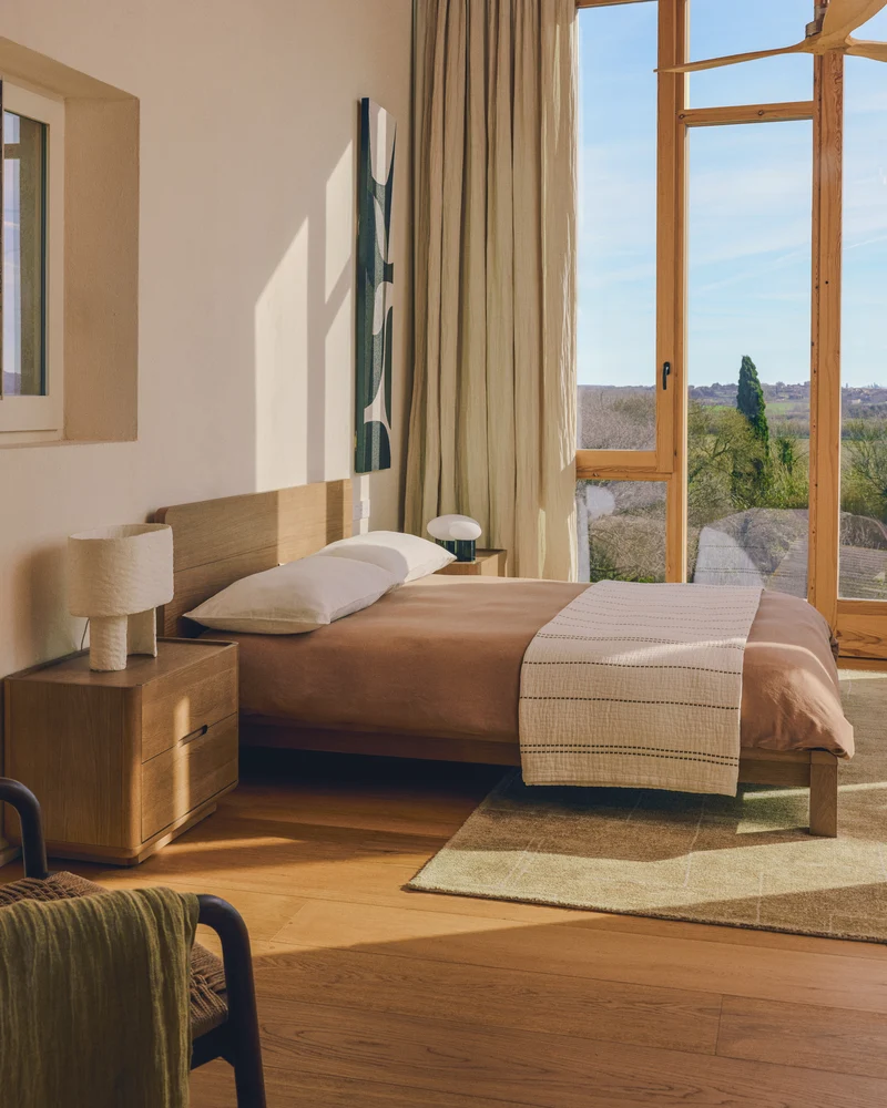 Arelida bed made of oak veneer and solid oak wood with light brown finish for 160 x 200 cm mattress FSC Mix Credit