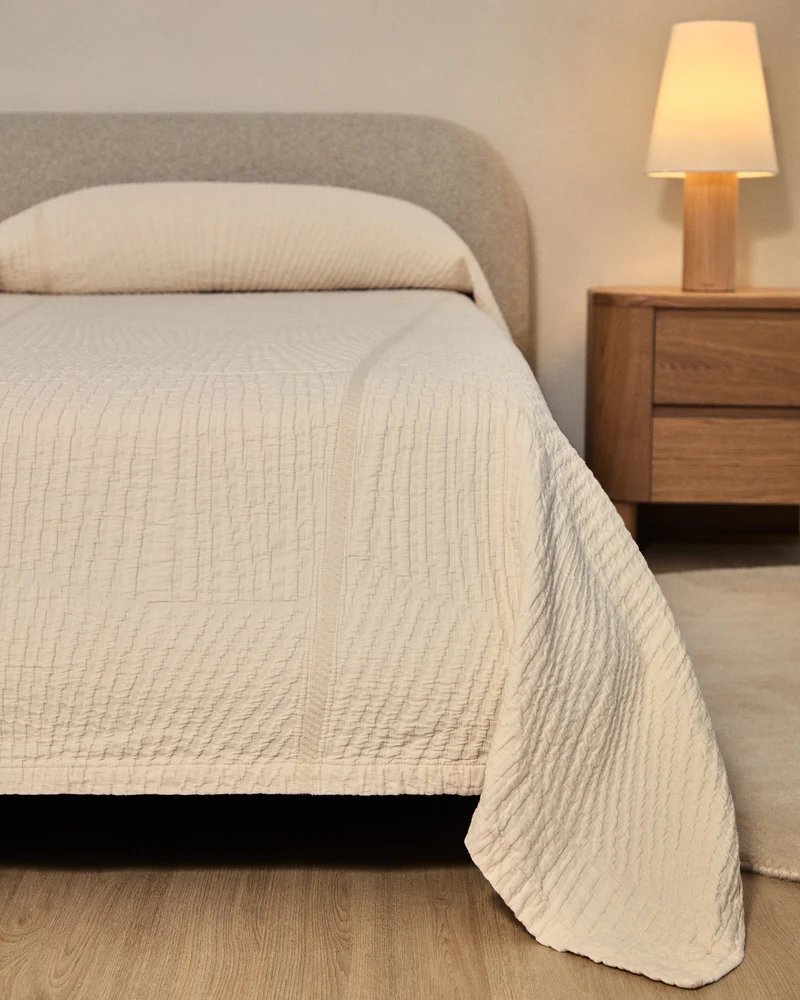 Odina ecru bouclé bed with removable cover and solid ash wood legs with natural finish for 180 x 200cm mattress