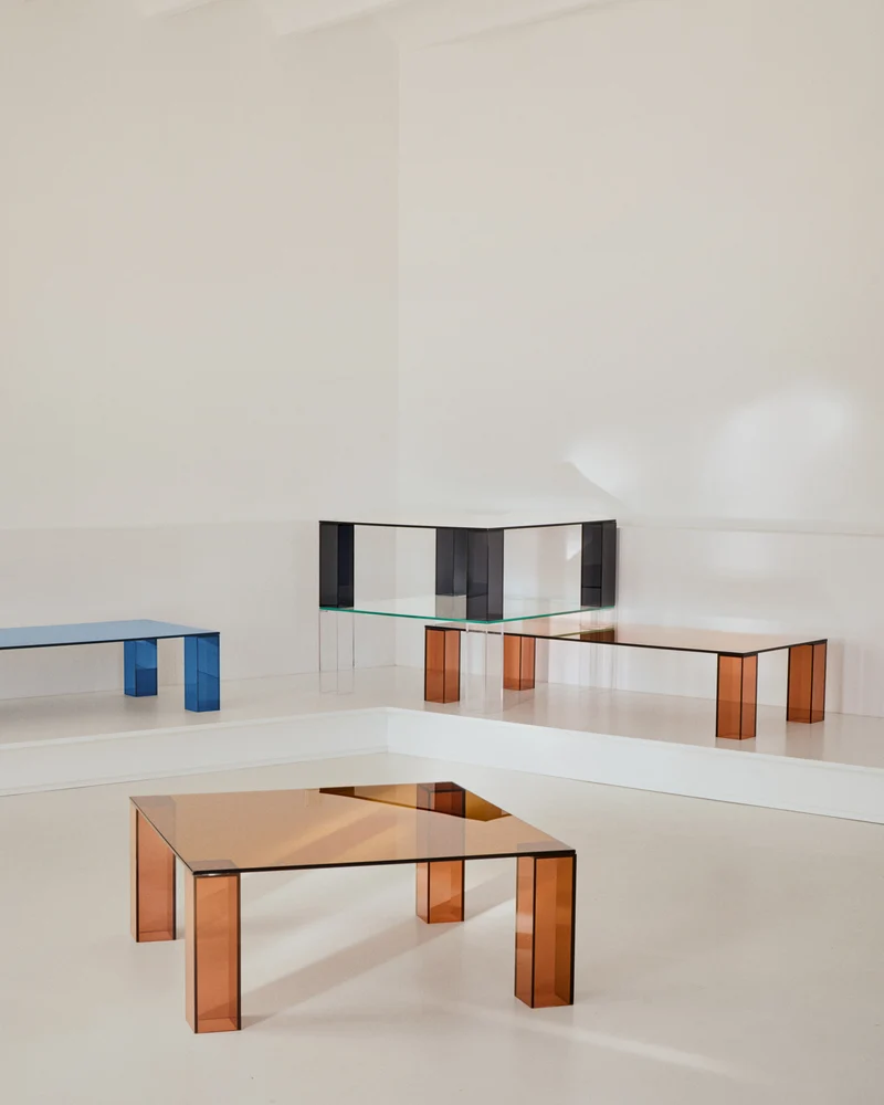 Adularia blue coffee table