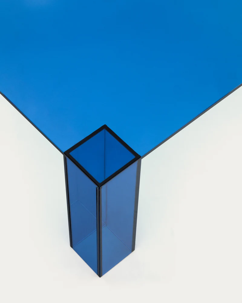 Adularia blue coffee table