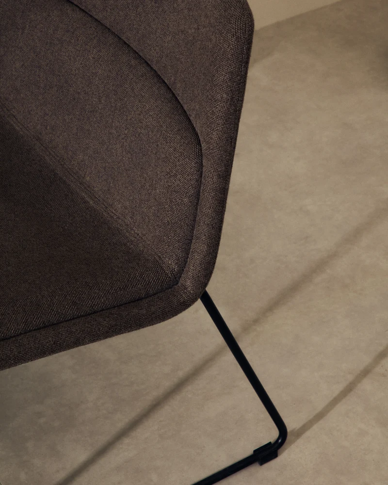 Zahara brown armchair and steel in a black finish
