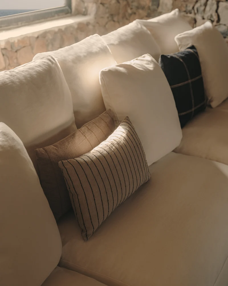 Nora 4-seater sofa with removable cover with linen and cotton cushions in ecru 340cm