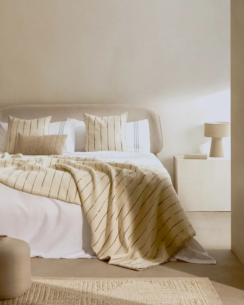 Octavia bed in ash plywood and white upholstered headboard FSC Mix Credit 180 x 200 cm