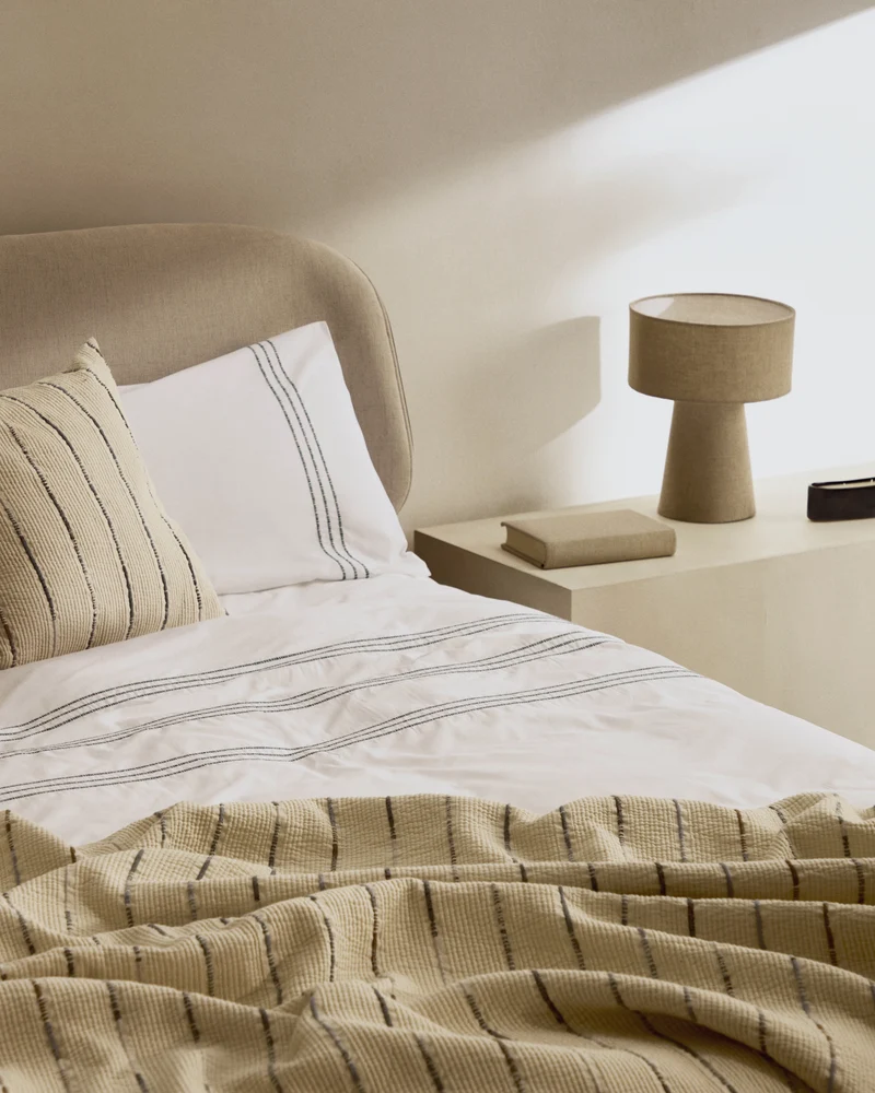Octavia bed in ash plywood and white upholstered headboard FSC Mix Credit 160 x 200 cm