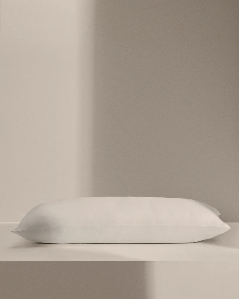 Duca pillow with 10% down and 90% feather 90 x 40 cm