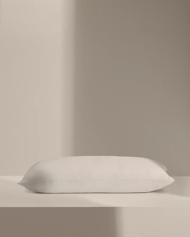 Duca pillow with 10% down and 90% feather 80 x 40 cm