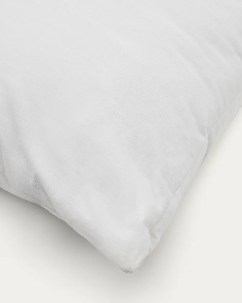 Duca pillow with 10% down and 90% feather 80 x 40 cm