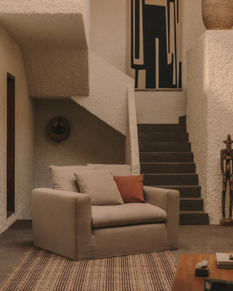Nora armchair with removable cover with linen and cotton cushion in taupe 140cm