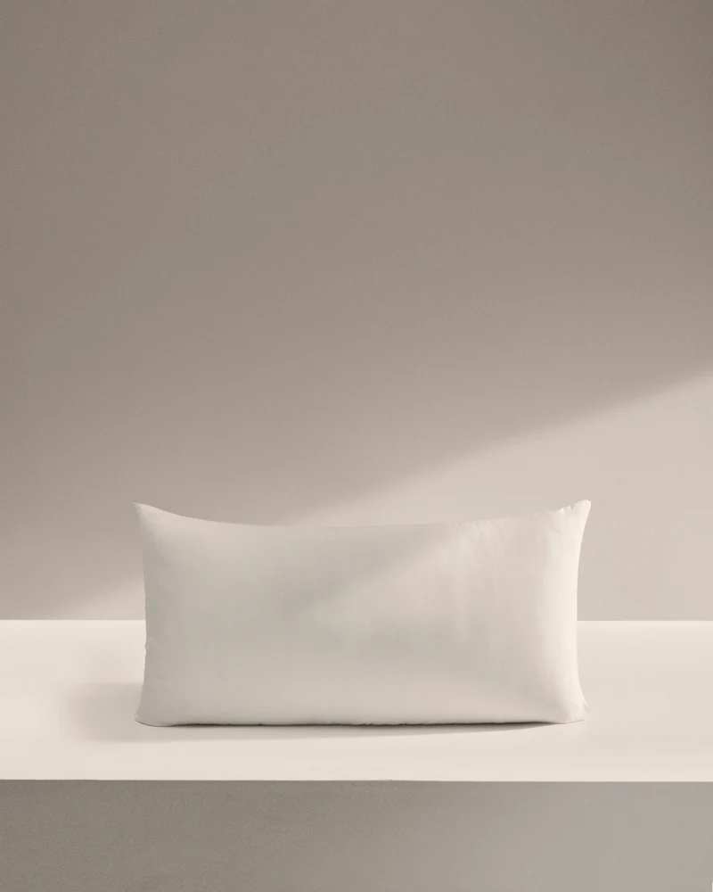 Duca pillow with 10% down and 90% feather, 70 x 40 cm