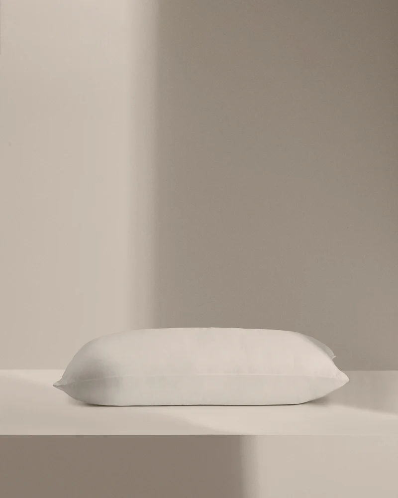 Duca pillow with 10% down and 90% feather, 70 x 40 cm