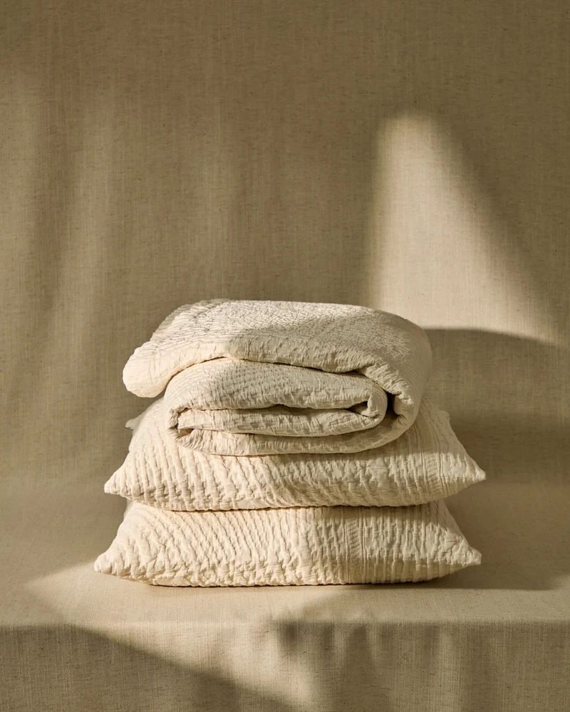 Raylo bedspread with striped structure