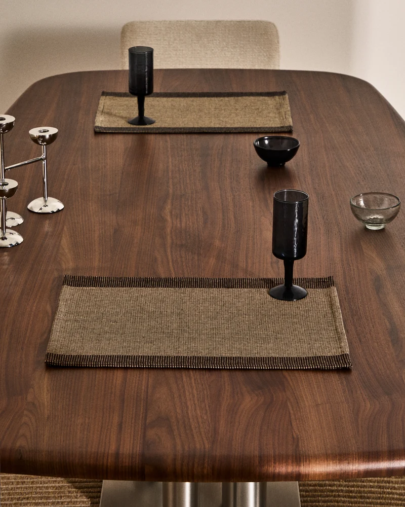 Briven set of 2 black tablecloths 35 x 50cm