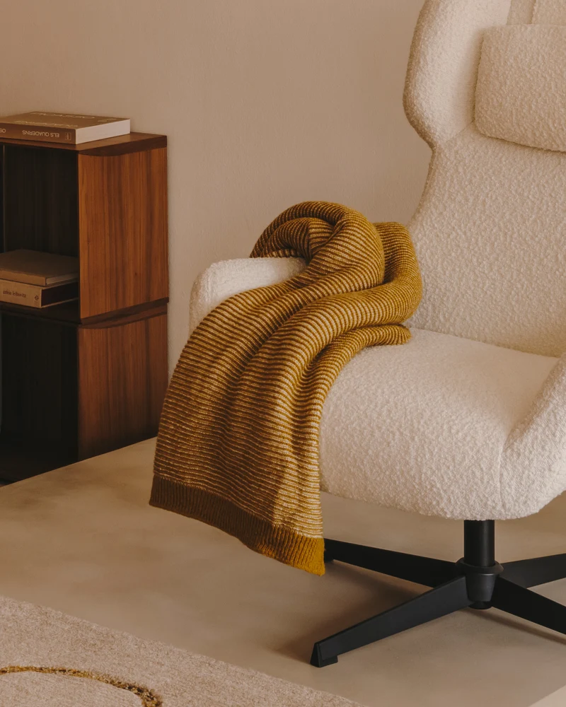 Zalina swivel armchair in white bouclé and steel with black finish FSC 100%