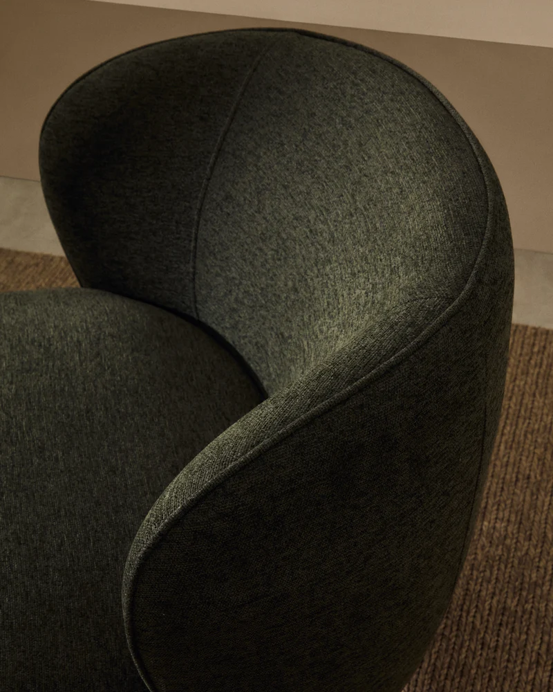 Ulit armchair in green chenille natural finish legs